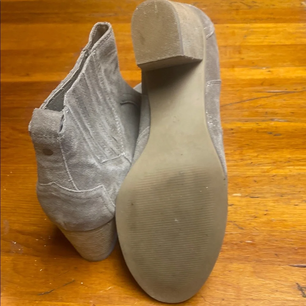 Franco Fortini Gray Suede Cheney Ankle Booties